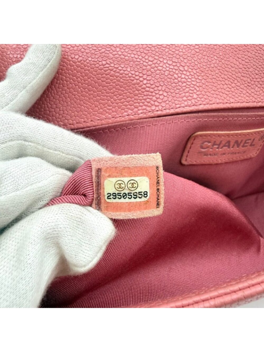 Chanel Large Shoulder Bag Boy V-stitch Caviar Leather - Picture 16 of 16